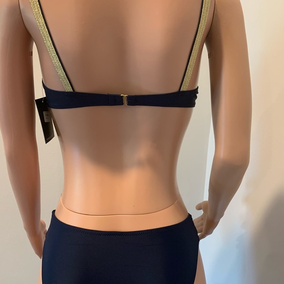 Bikini - Picture 2 of 2